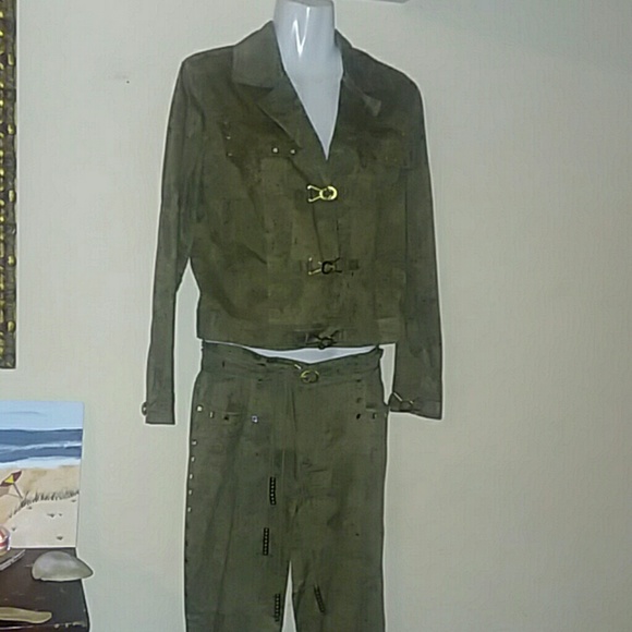 🛎UNIQUE V Cristina Jacket & Pants Set - Picture 1 of 8